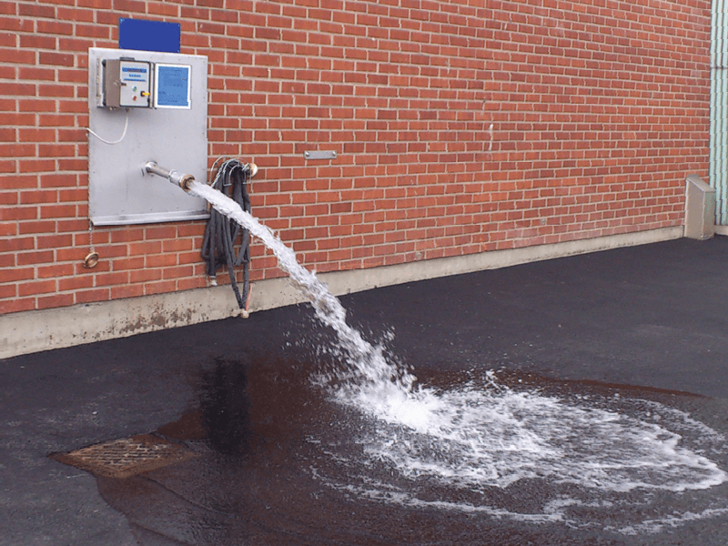 Wasserkiosk im Gebäude fest installiert